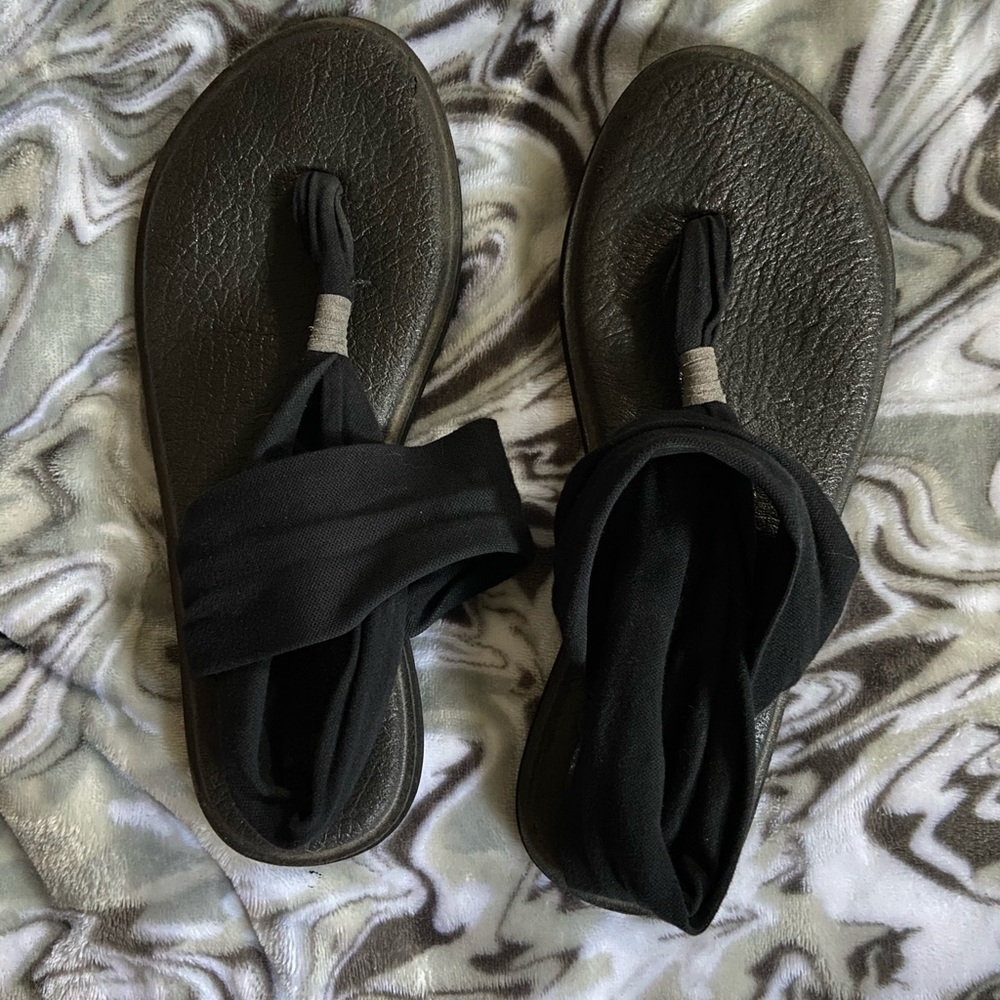 Sanuk Size 7 Black Yoga Mat Shoes